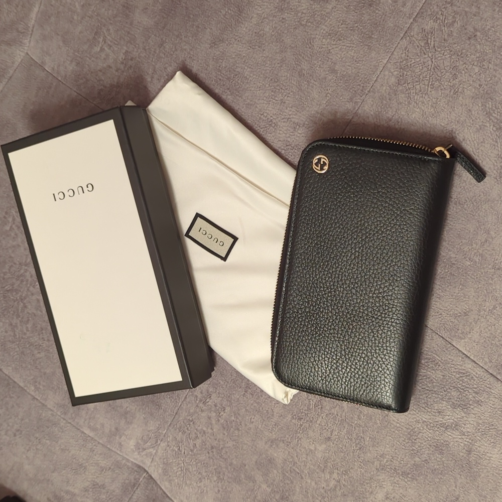 Authentic Gucci Zip over Wallet - Picture 12 of 12
